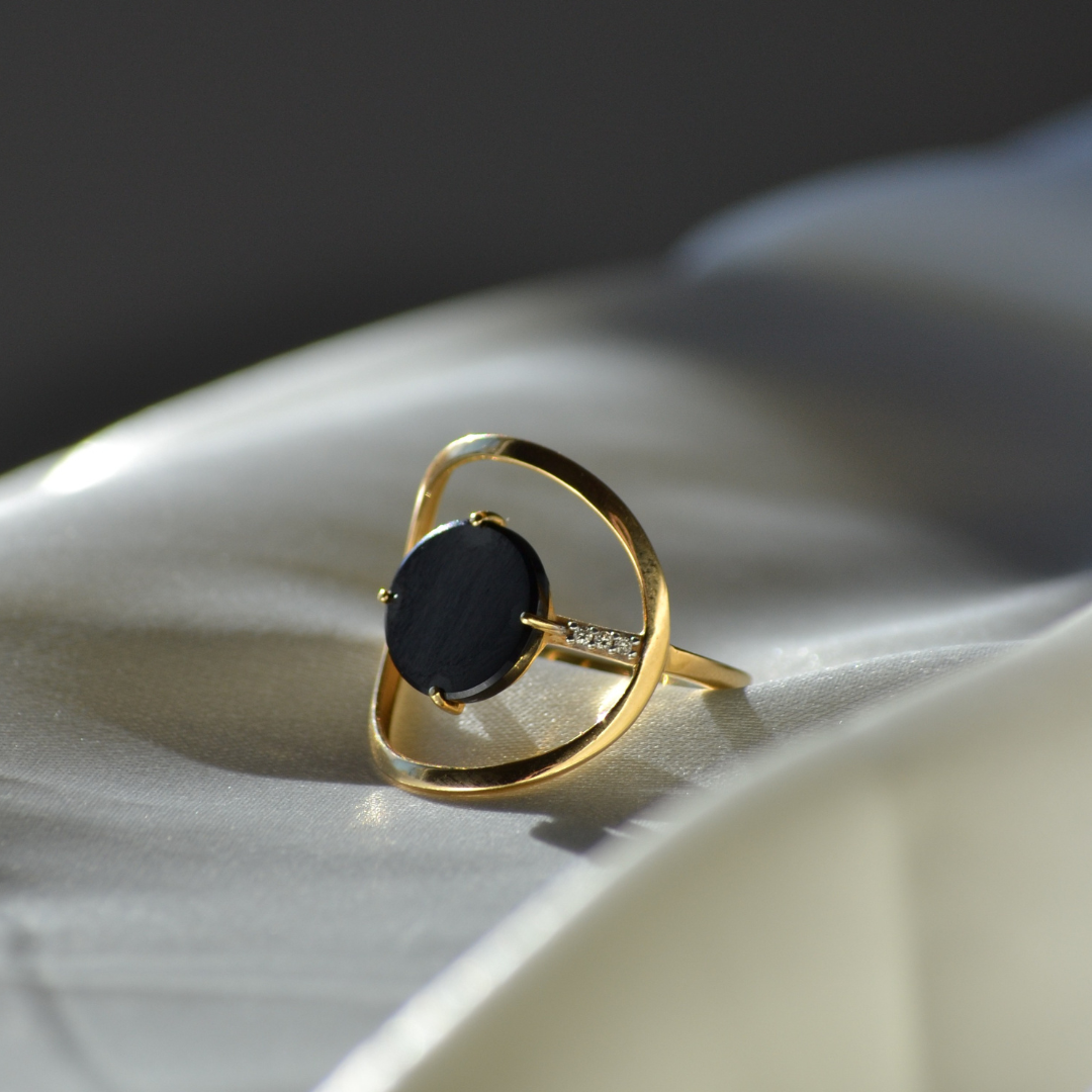 Vino 18K Yellow Gold Black Onyx and Diamond Statement Ring