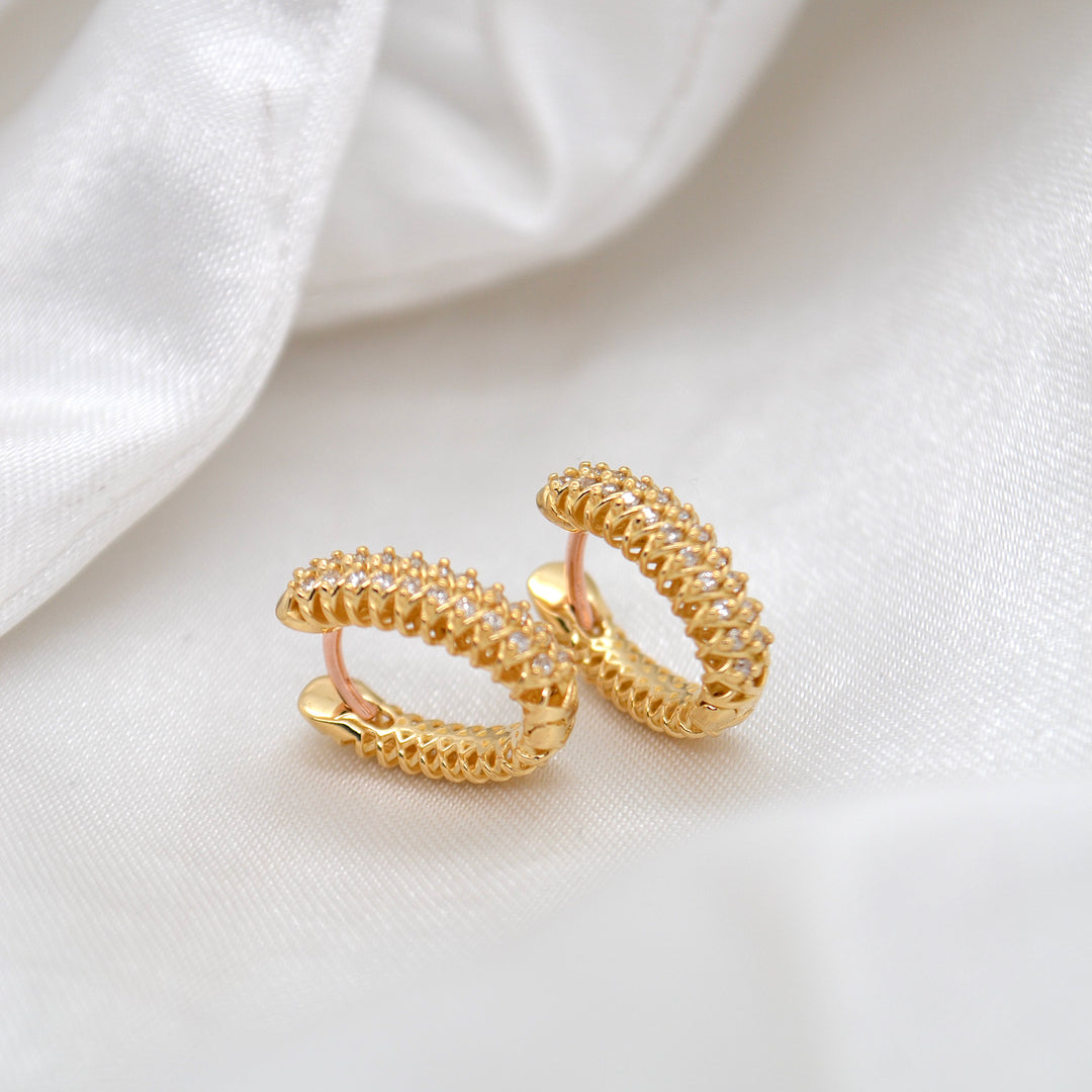 INFINITY Huggie Hoops