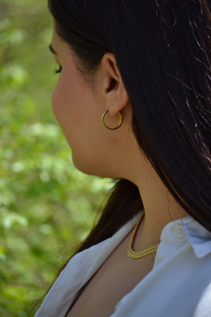 Classic 18K Yellow Gold Hoop Earrings with Hinged Snap Closure