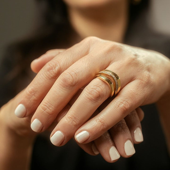 Wave 18K Yellow Gold Wave Diamond Band Ring
